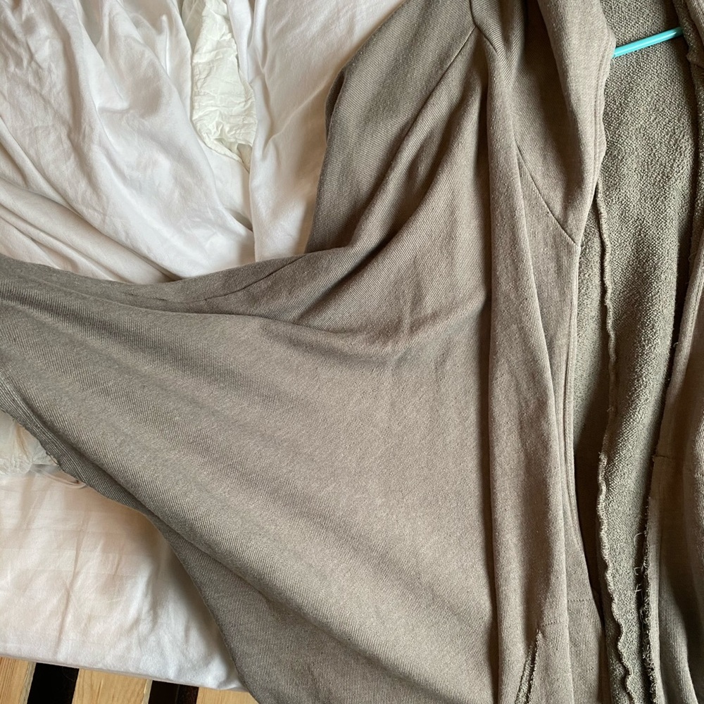 Urban outfitters grey comfy large sweater - Picture 4 of 4